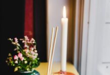 비타민과 미네랄: 필수 영양소의 역할 lemonade in glass on the table