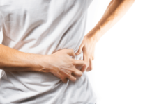 오른쪽 등 통증, 췌장염 신호일 수도… 초기 증상과 예방법